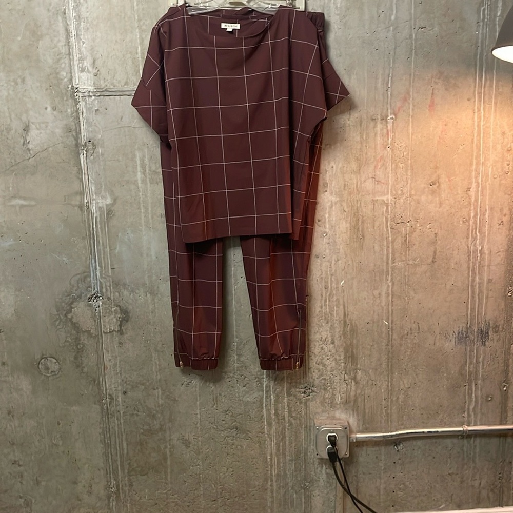 Top/Pants Set Maroon Windowpane Albion Fit fits size 14-16